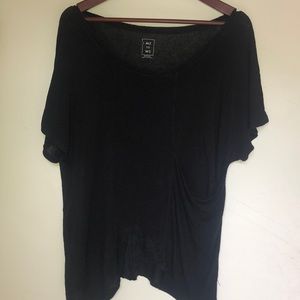 BLACK FLOWY TSHIRT